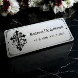 Grabtafel mit Ornament