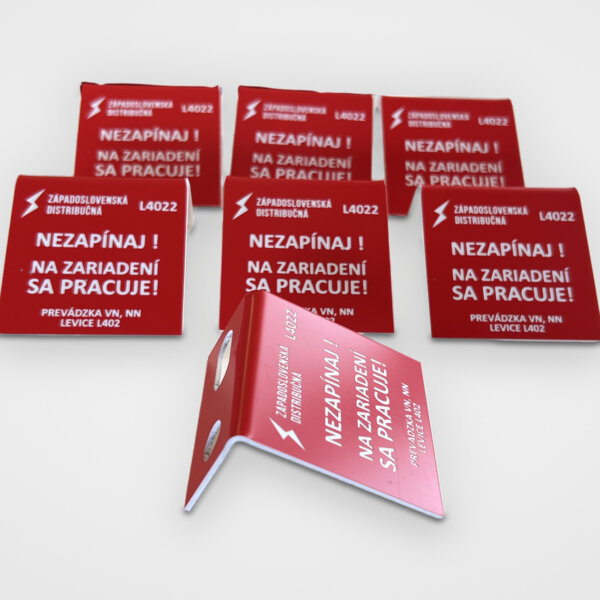 L-förmig gebogenes Warnschild Nicht schalten