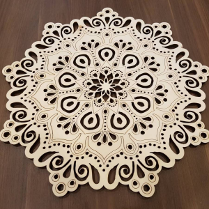 Ausgeschnittenes Mandala gross