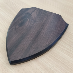 Schildförmige Plakette nach MASS